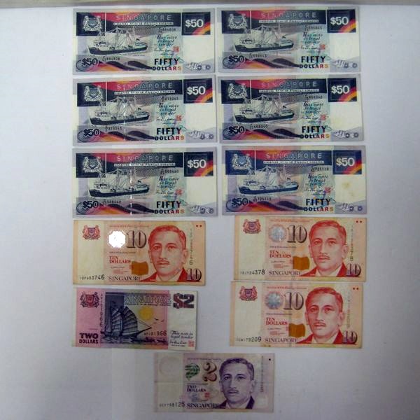銀行さんで断られた旧紙幣もご相談下さい。MONEYEXCHANGE,外貨換金, 緑